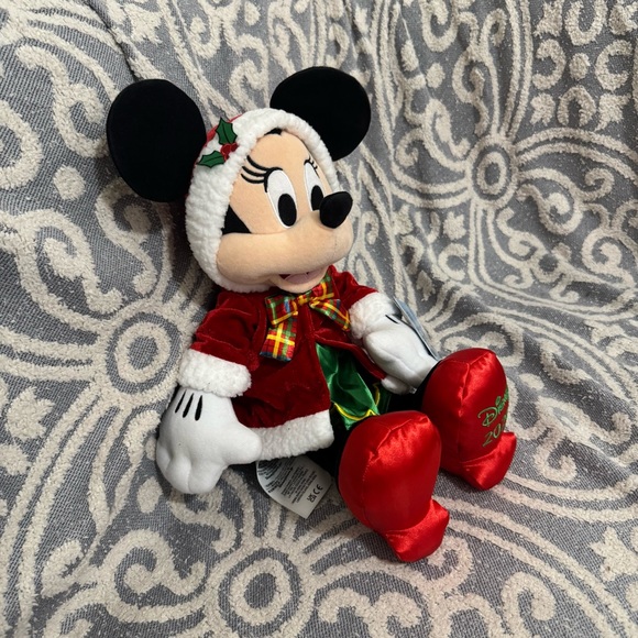 2024 DISNEY Minnie Mouse Holiday Plush Medium 16'' NWT Making Christmas Magical - Picture 2 of 8